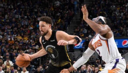 v体育-勇士32胜3负定律！汤神重回巅峰 库里：非常开心